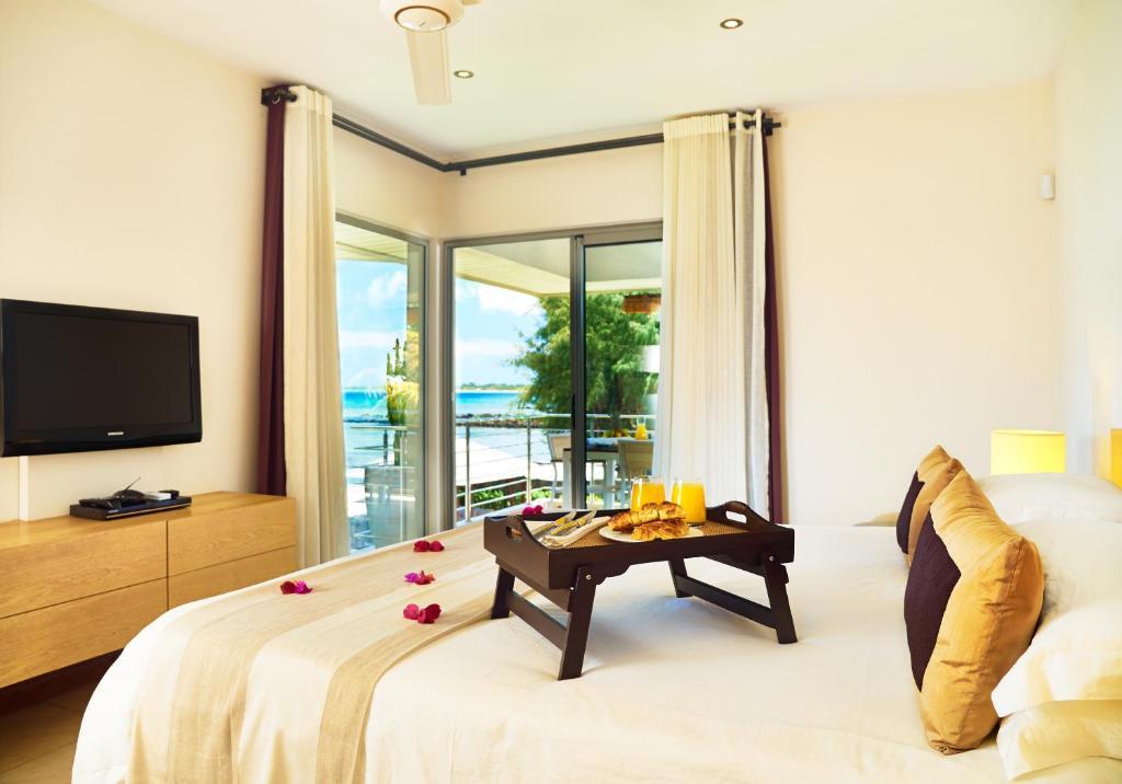 Bon Azur Beachfront Suites & Penthouses With Lov Trou aux Biches Ruang foto