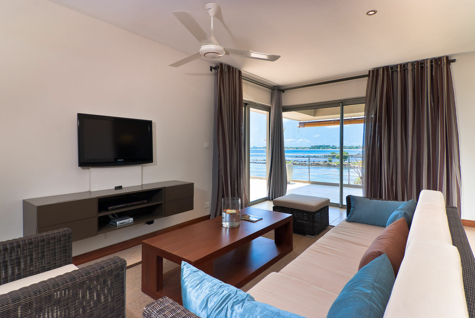 Bon Azur Beachfront Suites & Penthouses With Lov Trou aux Biches Bagian luar foto