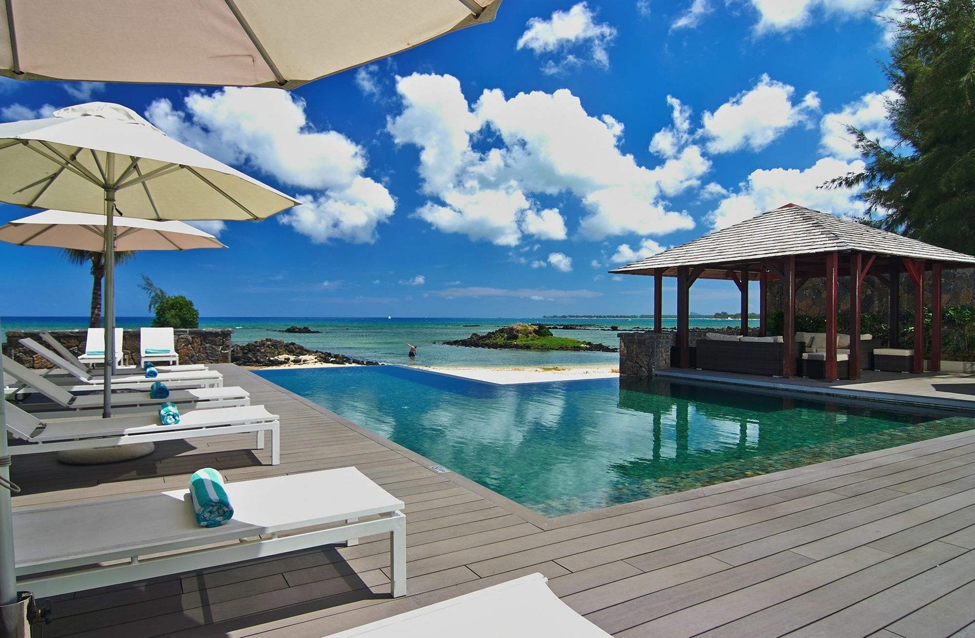 Bon Azur Beachfront Suites & Penthouses With Lov Trou aux Biches Bagian luar foto