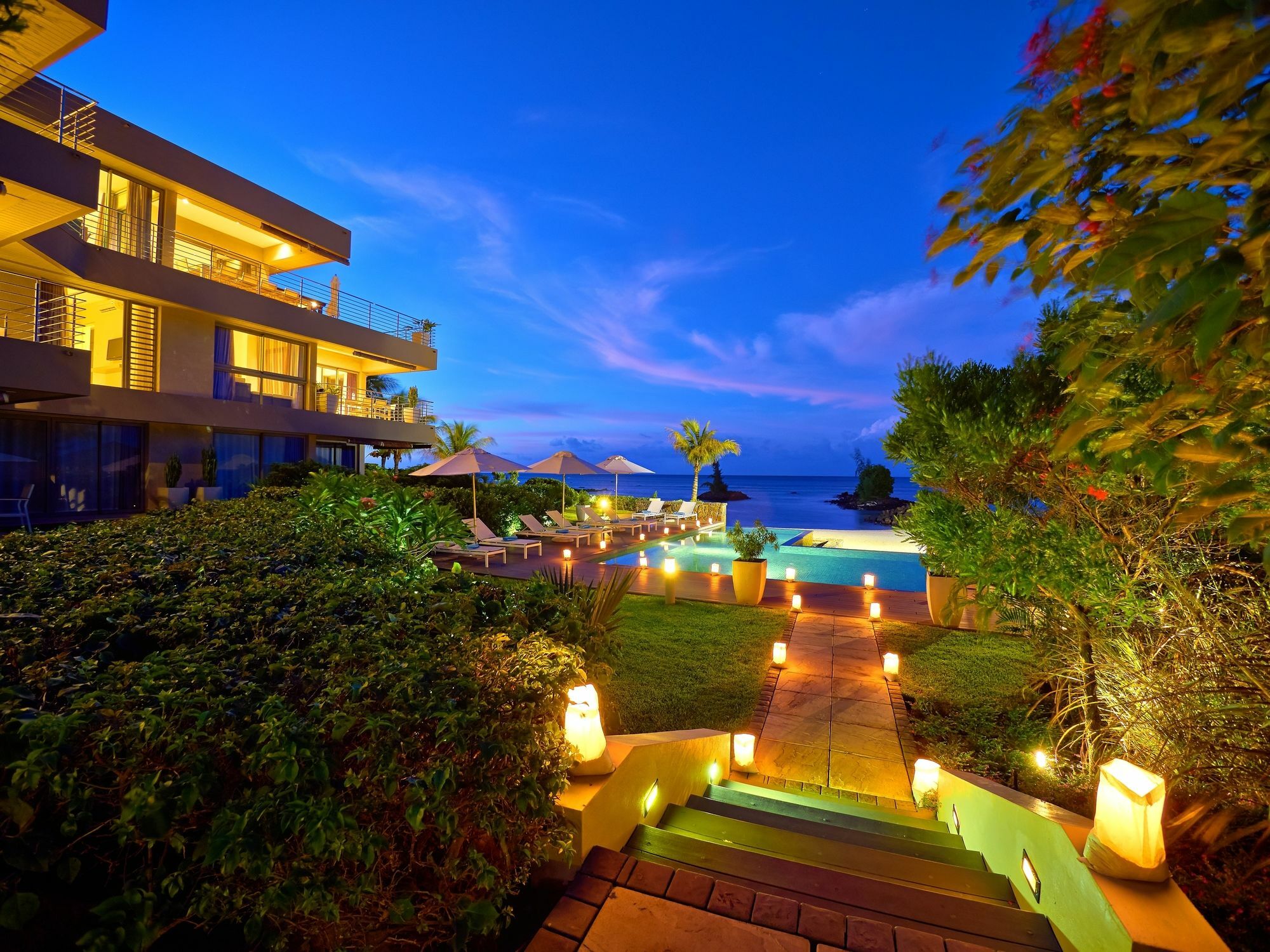 Bon Azur Beachfront Suites & Penthouses With Lov Trou aux Biches Bagian luar foto